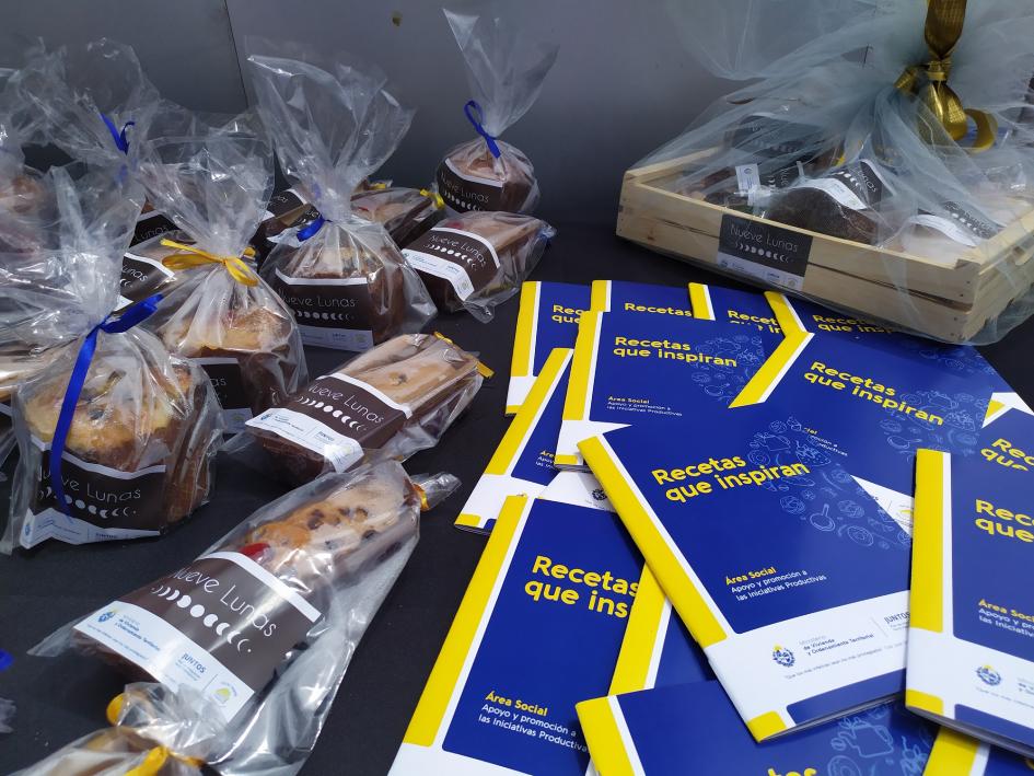 Producción de alimentos y libro "Recetas que inspiran" del emprendimiento gastronómico Nueve Lunas Producción de alimentos y libro "Recetas que inspiran" del emprendimiento gastronómico Nueve Lunas