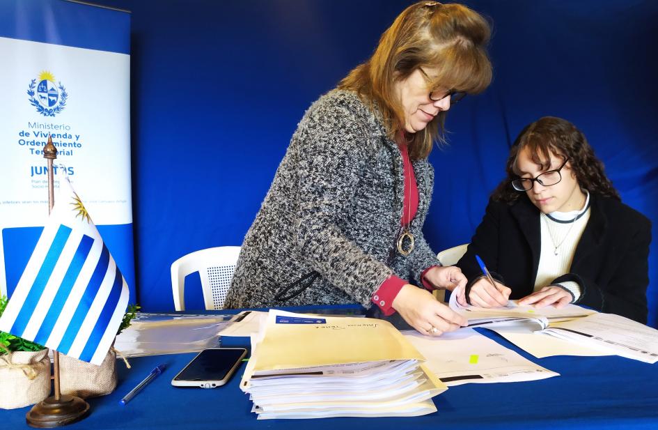 Ceremonia de firma de acuerdos particulares