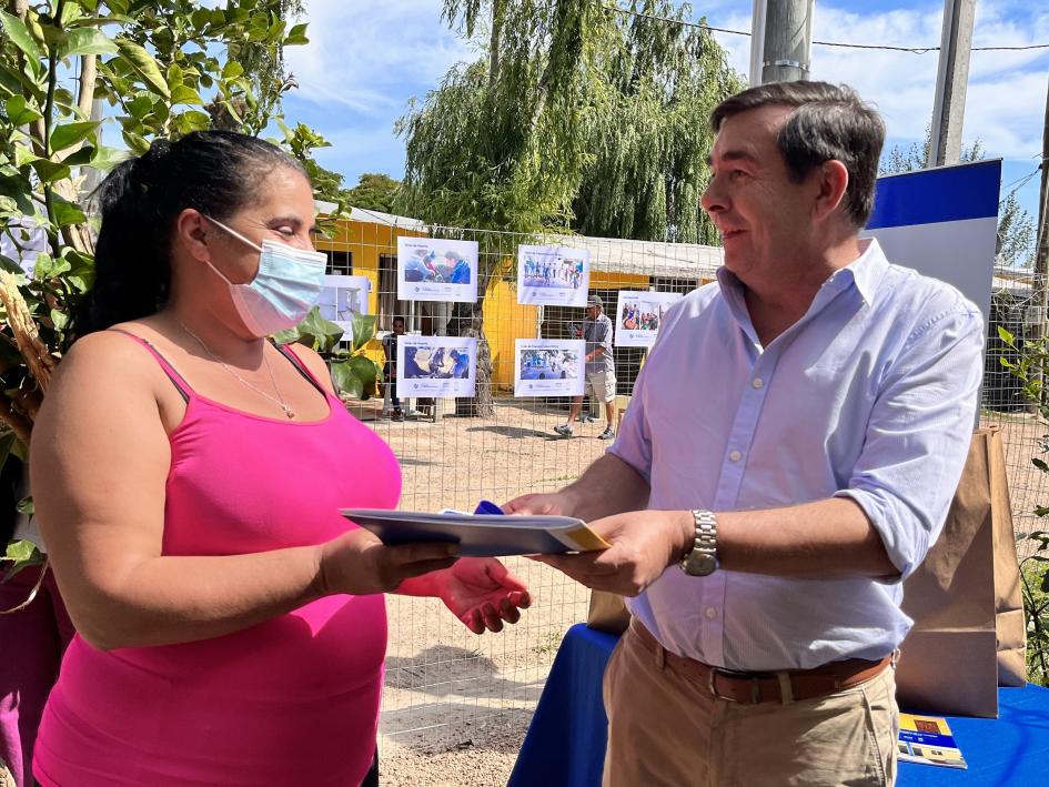 Coordinador general de Juntos en la entrega de llaves en el barrio Talca de Las Piedras