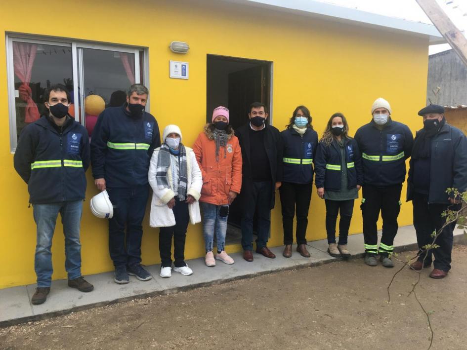 Entrega de viviendas en el barrio Marconi de Montevideo