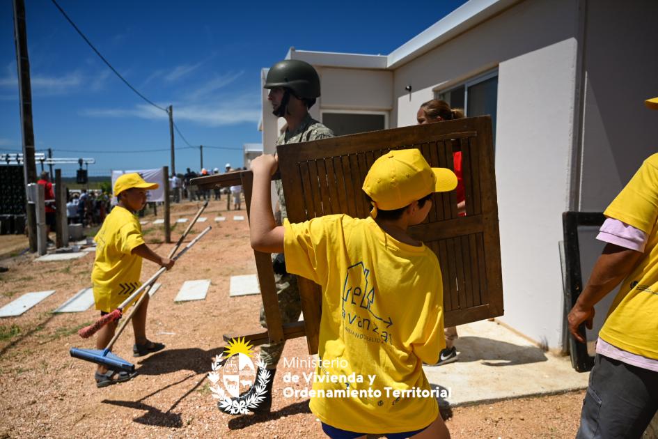 Inauguración de viviendas en asentamiento Kennedy