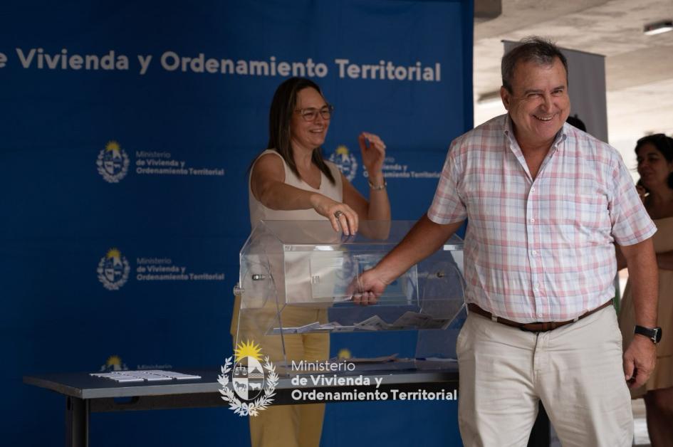 La Blanqueada recibe 54 nuevas familias La Blanqueada recibe 54 nuevas familias