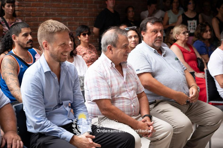 La Blanqueada recibe 54 nuevas familias La Blanqueada recibe 54 nuevas familias