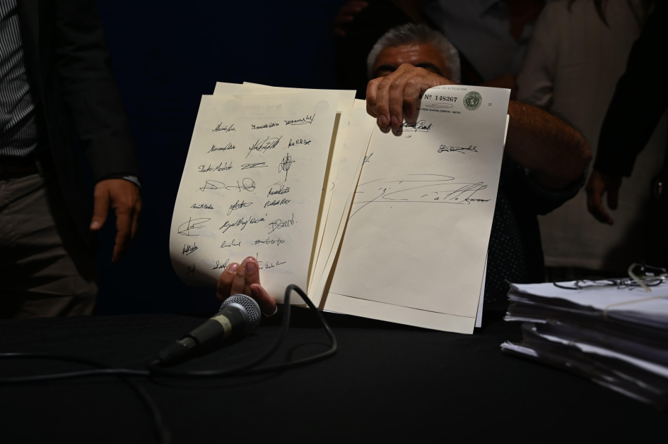 Luego de 20 años, 160 Familias de Colonia recibieron los títulos de su vivienda