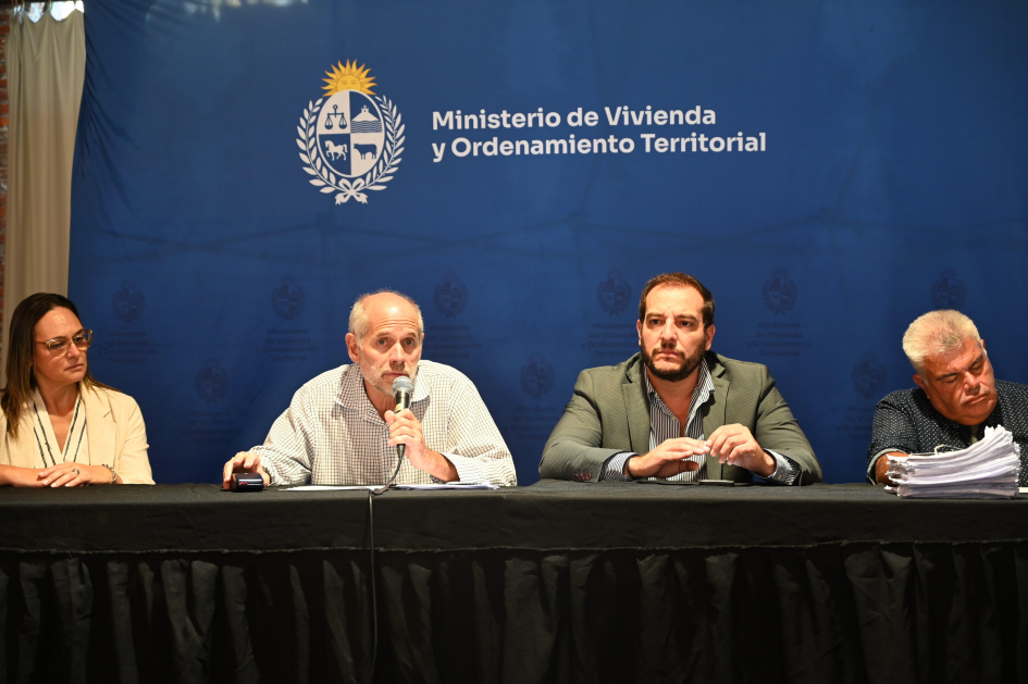 Luego de 20 años, 160 Familias de Colonia recibieron los títulos de su vivienda