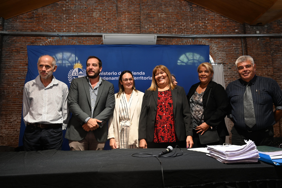 Luego de 20 años, 160 Familias de Colonia recibieron los títulos de su vivienda