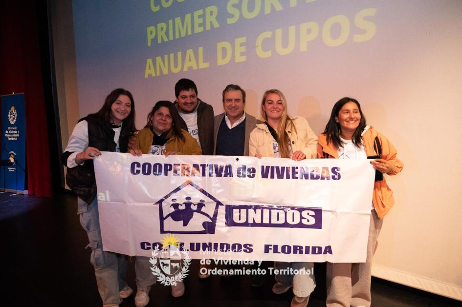 Ministro junto a Cooperativa CO.VI.UNIDOS FLORIDA