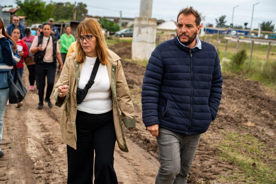 Ministra Cairo recorrió Florida en busca de soluciones para familias que viven en asentamientos Ministra Cairo recorrió Florida en busca de soluciones para familias que viven en asentamientos