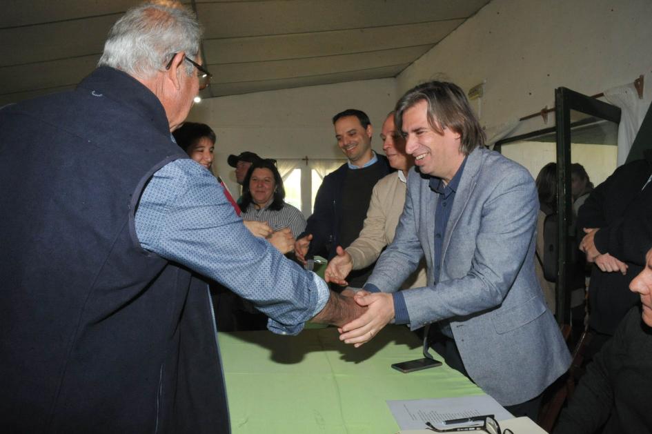 Firmas de las escrituras de las casas Firmas de las escrituras de las casas