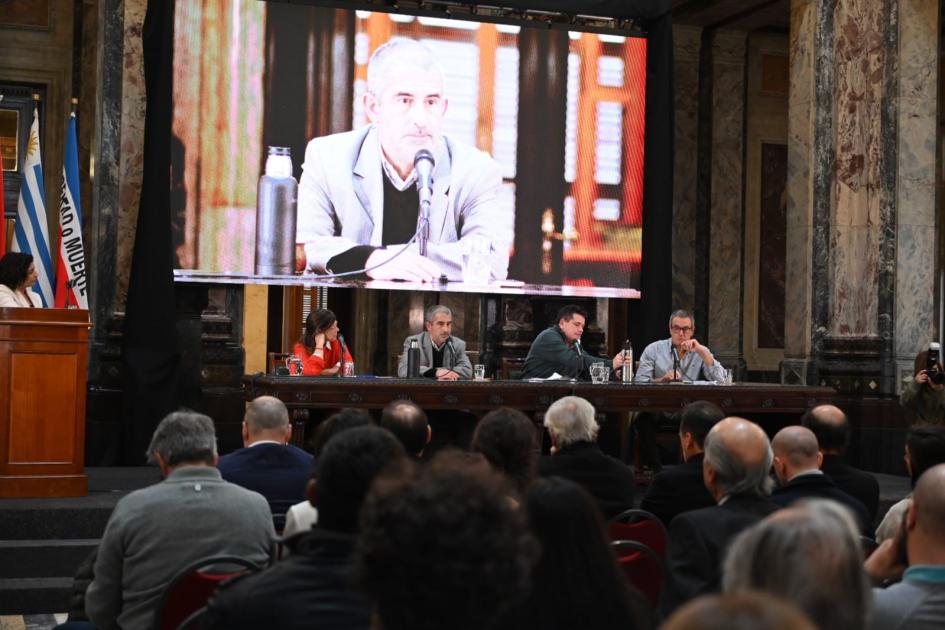 Ministra participó del “Conversatorio Sobre Niñez Y Adolescencia en Contextos De Vulnerabilidad” Ministra participó del “Conversatorio Sobre Niñez Y Adolescencia en Contextos De Vulnerabilidad”