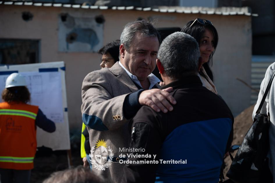 Ministro con vecinos Matilde Pacheco Ministro con vecinos Matilde Pacheco