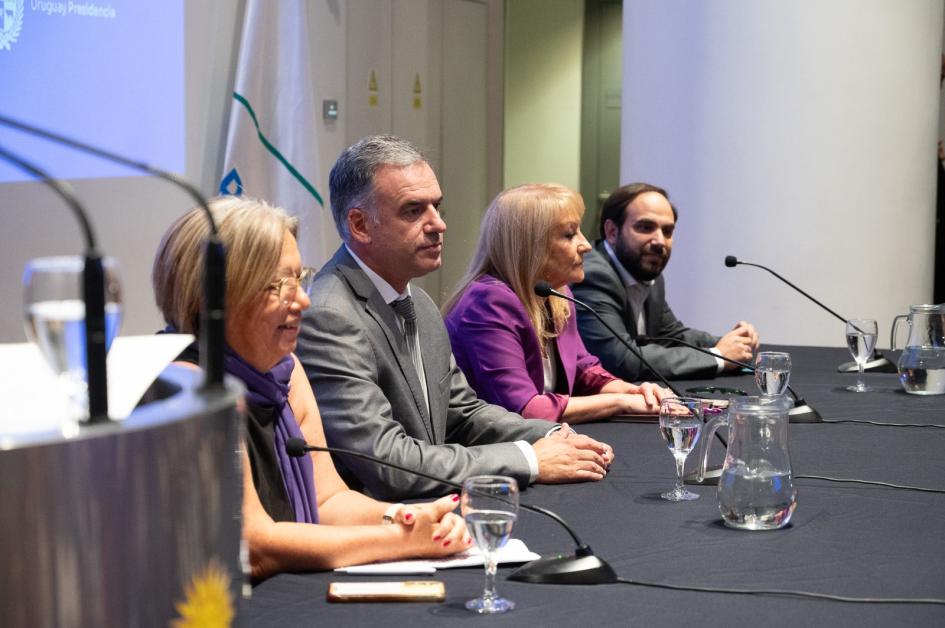 Presidente Yamandú Orsi y autoridades presentes Presidente Yamandú Orsi y autoridades presentes