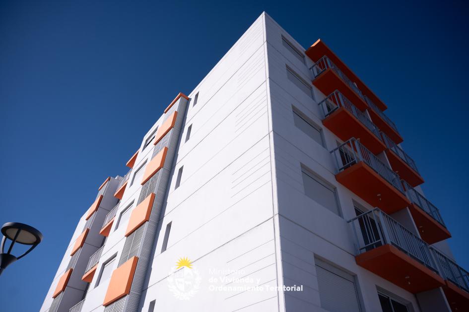 30 jubilados y pensionistas de Canelones recibieron su vivienda