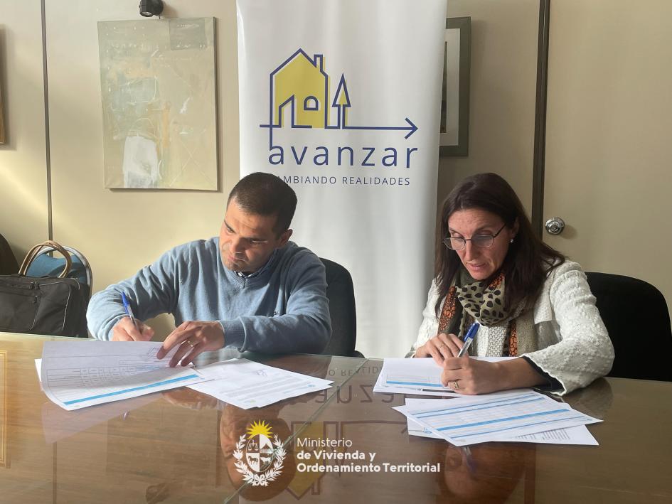 Plan Avanzar atiende a 200 familias en asentamientos de Cerro Largo Plan Avanzar atiende a 200 familias en asentamientos de Cerro Largo