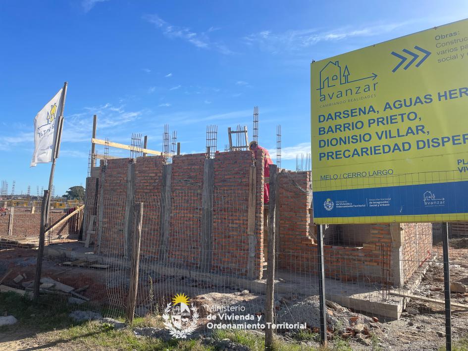 Plan Avanzar atiende a 200 familias en asentamientos de Cerro Largo Plan Avanzar atiende a 200 familias en asentamientos de Cerro Largo