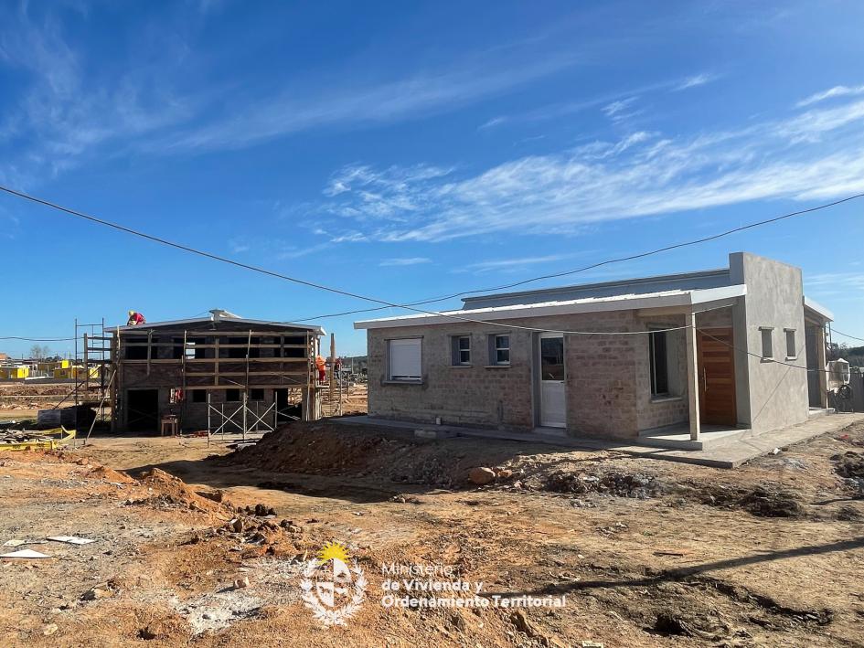 Plan Avanzar atiende a 200 familias en asentamientos de Cerro Largo Plan Avanzar atiende a 200 familias en asentamientos de Cerro Largo