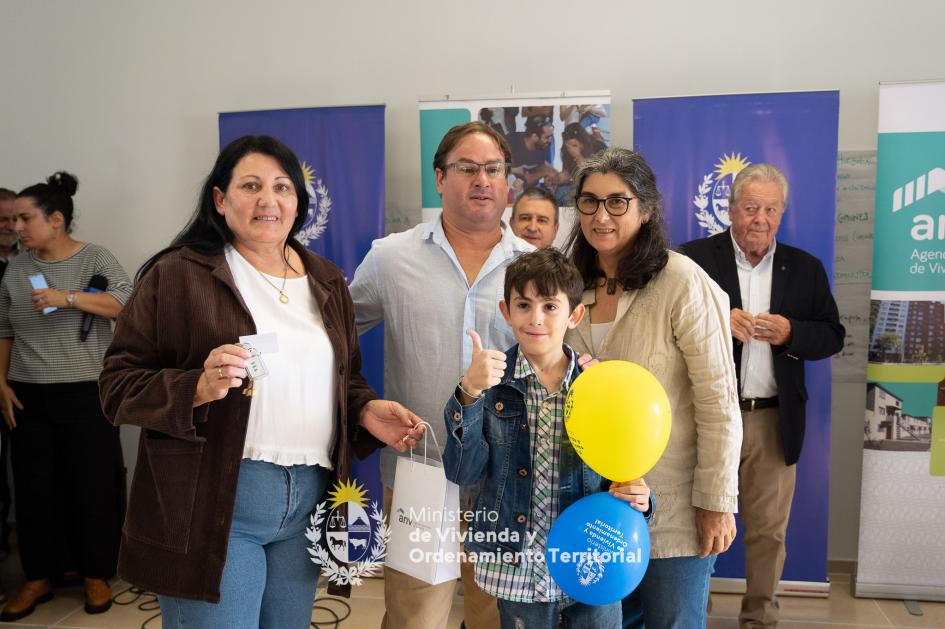 Entrega edificio de Colonia