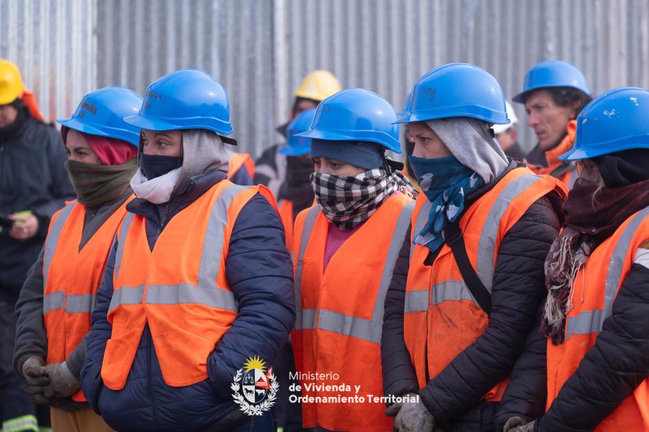 Mevir inició construcción de más de 70 viviendas en San Bautista y Castellanos Mevir inició construcción de más de 70 viviendas en San Bautista y Castellanos