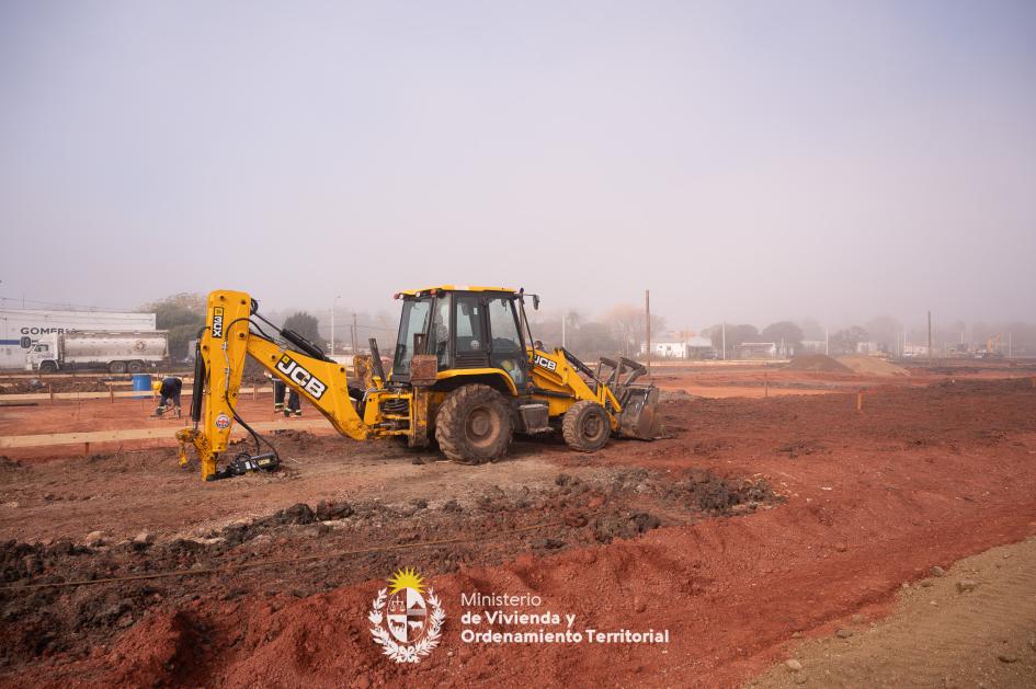 Mevir inició construcción de más de 70 viviendas en San Bautista y Castellanos Mevir inició construcción de más de 70 viviendas en San Bautista y Castellanos