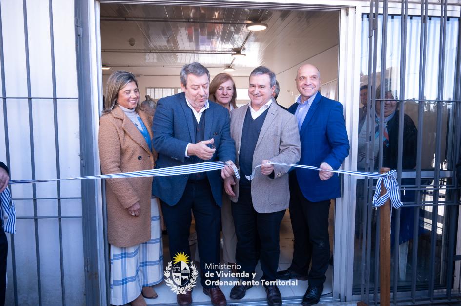 30 jubilados y pensionistas de Canelones recibieron su vivienda