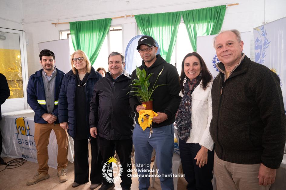 fueron entregadas 10 viviendas en el barrio Cotravi de Montevideo fueron entregadas 10 viviendas en el barrio Cotravi de Montevideo