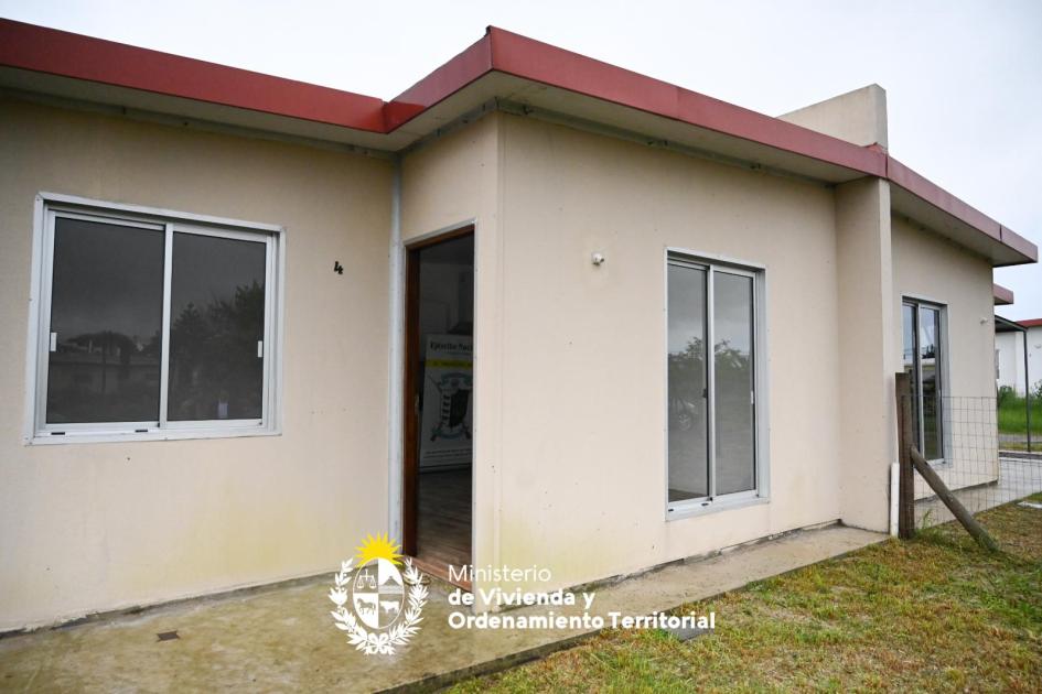Nuevas viviendas para personal del Ministerio de Defensa en Colonia Nuevas viviendas para personal del Ministerio de Defensa en Colonia