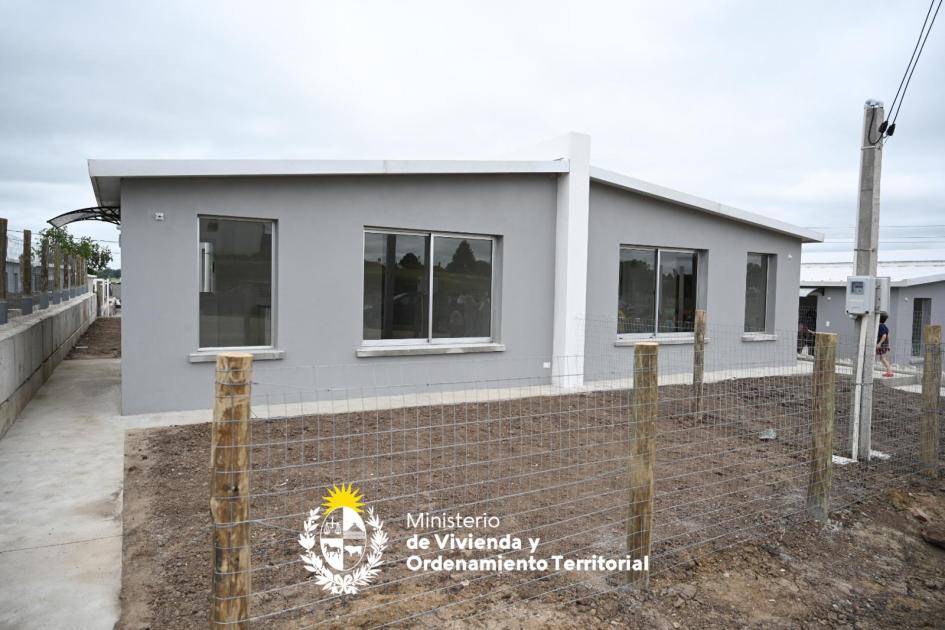 PLAN AVANZAR ENTREGÓ 18 VIVIENDAS PARA FAMILIAS DE FLORIDA PLAN AVANZAR ENTREGÓ 18 VIVIENDAS PARA FAMILIAS DE FLORIDA