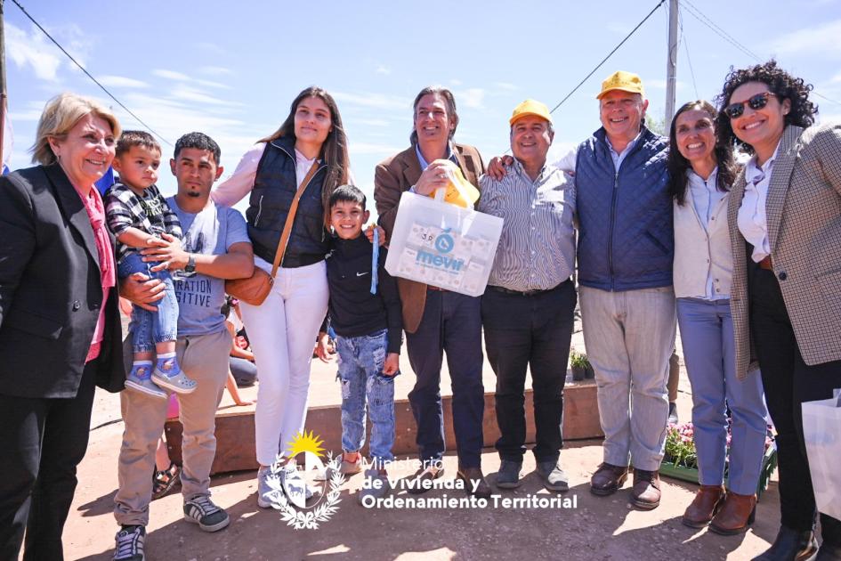 Plan Avanzar entregó 45 soluciones habitaciones en Fray Bentos 