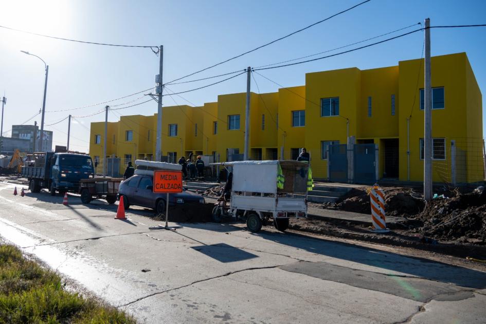 Plan Juntos entregó las primeras diez viviendas del proyecto Constitución en el barrio Casavalle Plan Juntos entregó las primeras diez viviendas del proyecto Constitución en el barrio Casavalle