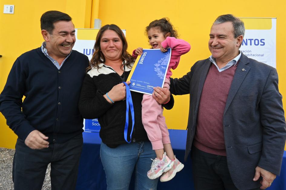 Entrega de viviendas en Casavalle