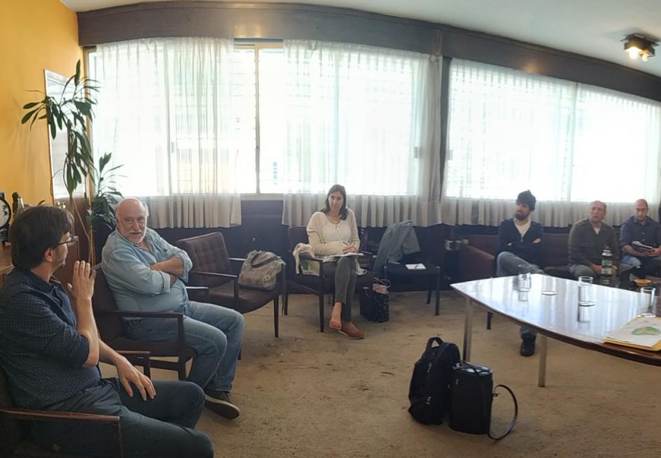 Reunión por Planificación de Villa Serrana El director nacional de Ordenamiento Territorial José Freitas junto a téncica de la Dinot en reunión en oficina de la Intendencia de Lavalleja con técnicos de la intendencia e integrantes del Cure de la Udelar