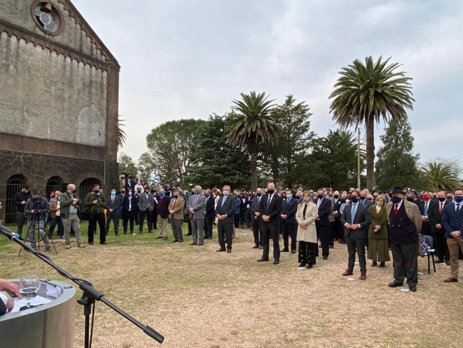 Autoridades en el acto