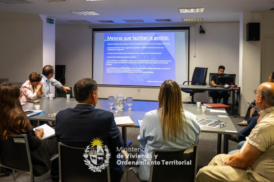 Recibimos a la entrante Directora General de Secretaría del MVOT Recibimos a la entrante Directora General de Secretaría del MVOT