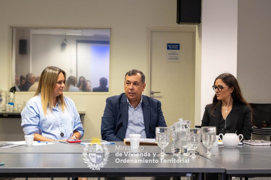 Recibimos a la entrante Directora General de Secretaría del MVOT Recibimos a la entrante Directora General de Secretaría del MVOT