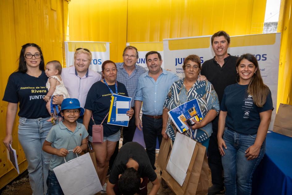 Entrega de viviendas en la ciudad de Rivera Entrega de viviendas en la ciudad de Rivera