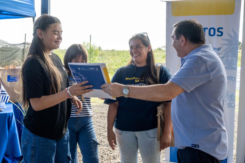 Entrega de viviendas en la ciudad de Salto Entrega de viviendas en la ciudad de Salto