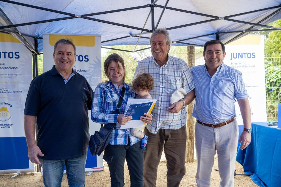 Entrega de viviendas en el balneario Buenos Aires en el departamento de Maldonado Entrega de viviendas en el balneario Buenos Aires en el departamento de Maldonado