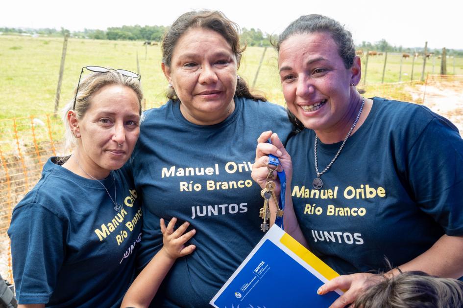 Entrega de viviendas en Río Branco Entrega de viviendas en Río Branco