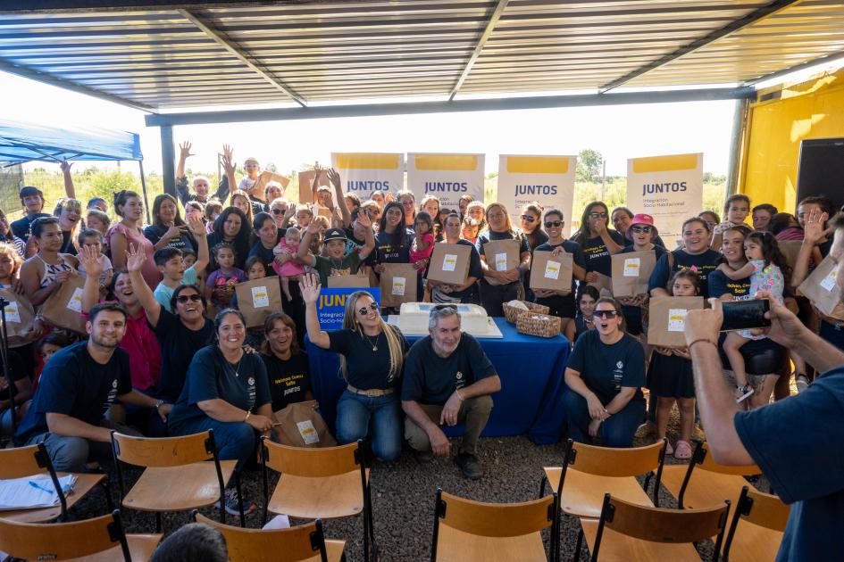 Entrega de viviendas en la ciudad de Salto Entrega de viviendas en la ciudad de Salto
