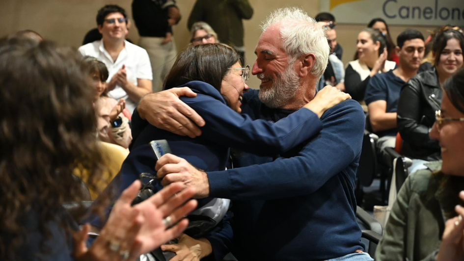 Familias de Canelones participaron hoy del sorteo de la compra de viviendas Familias de Canelones participaron hoy del sorteo de la compra de viviendas