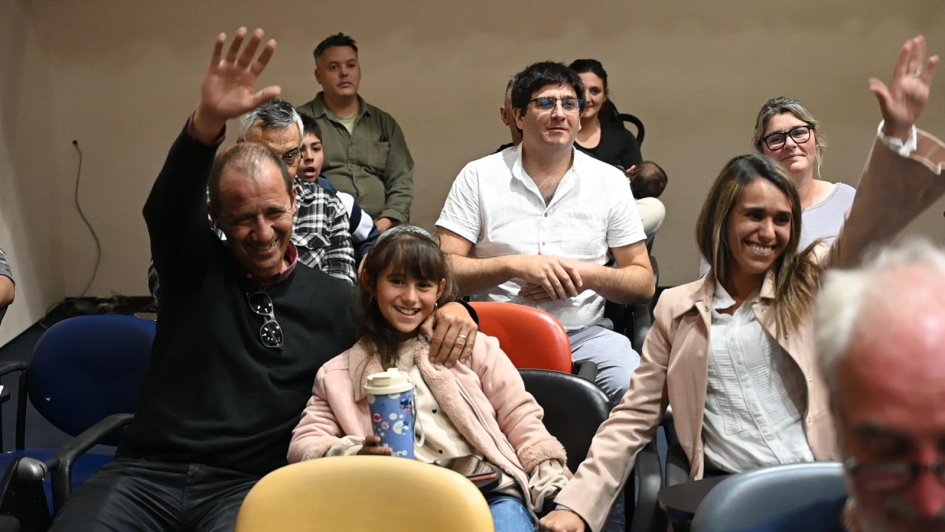 Familias de Canelones participaron hoy del sorteo de la compra de viviendas Familias de Canelones participaron hoy del sorteo de la compra de viviendas