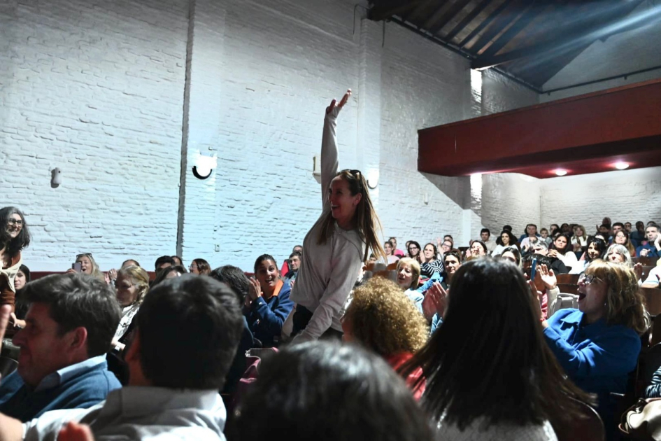 Persona festejando que salió sorteada.