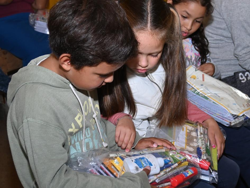 Entrega de kits de materiales en la ciudad de Tacuarembó