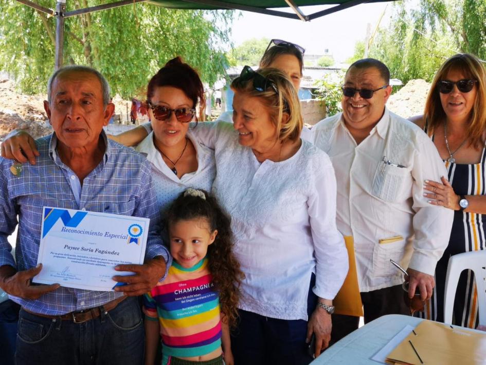 Piedras blancas Vecinos y Ministra