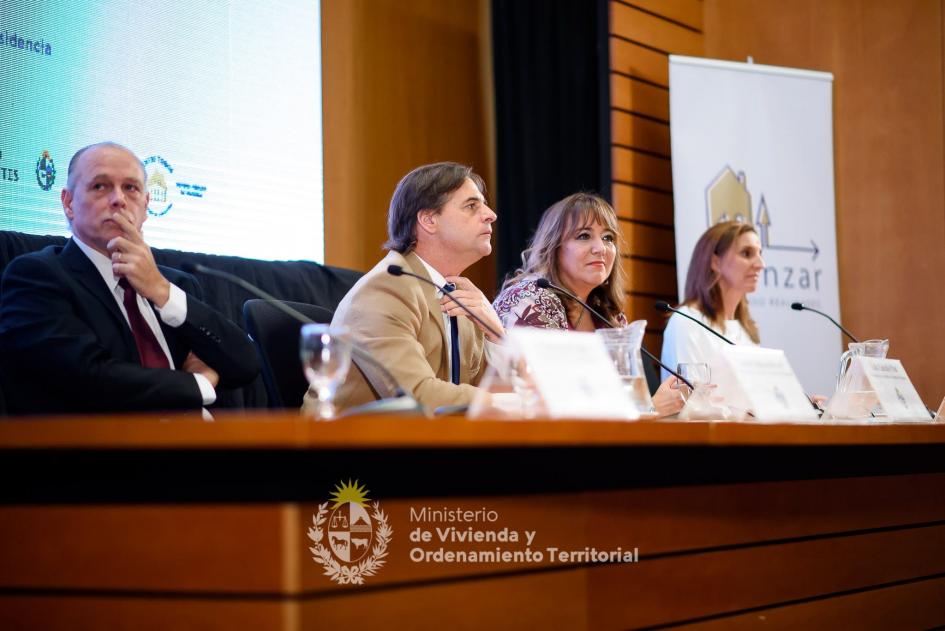 Presentación del Plan Avanzar autoridades en presentacion avanzar