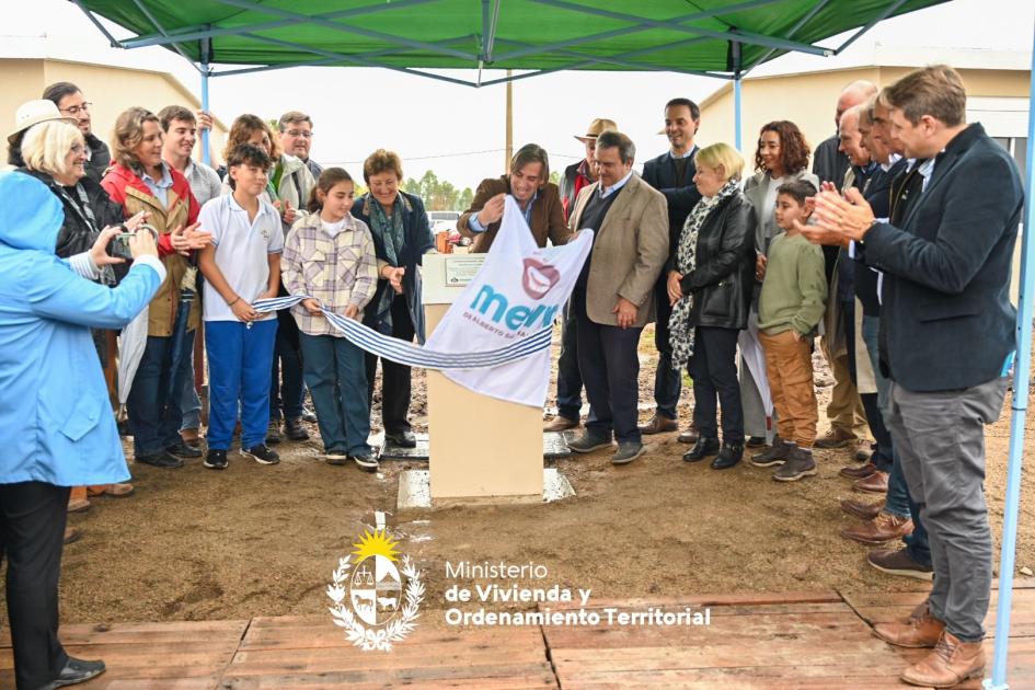 Pueblo Independencia tiene un nuevo plan de Mevir Pueblo Independencia tiene un nuevo plan de Mevir