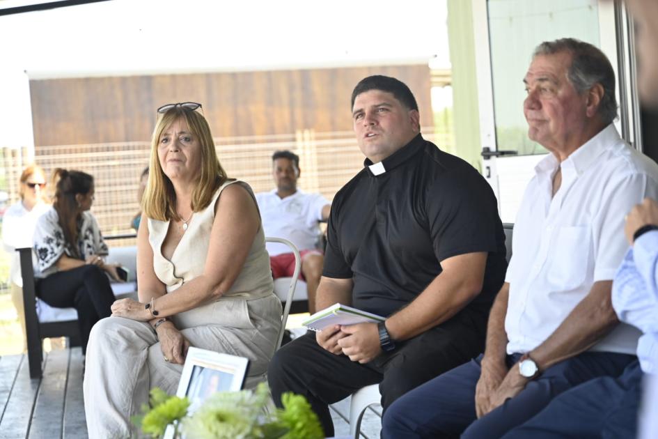 Ministra y Gordo Verde Ministra y Gordo Verde