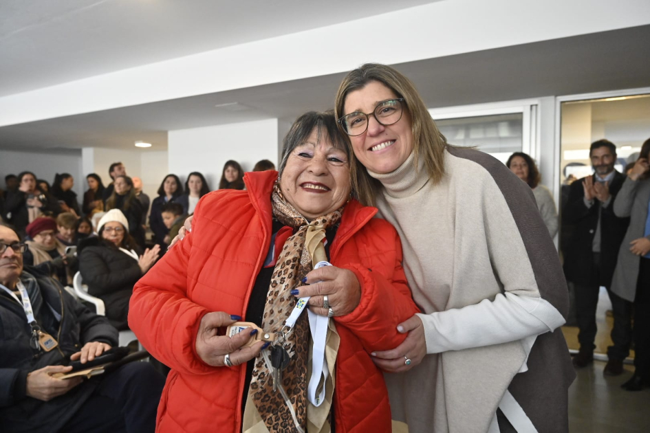 Con inversión de USD 3 millones, MVOT entregó 30 viviendas a jubilados y jubiladas BPS en Montevideo