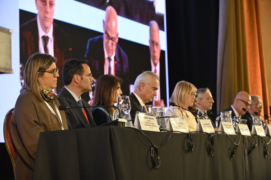 Ministra Tamara Paseyro con delegación internacional 