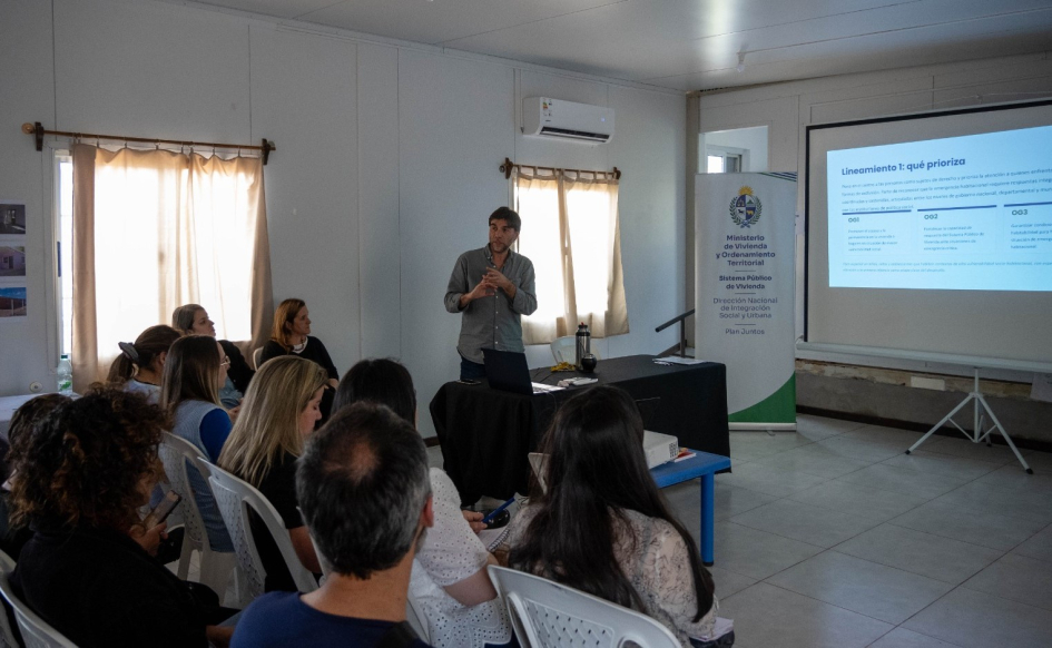 Actividad de presentación de programas sociohabitacionales en Rivera Actividad de presentación de programas sociohabitacionales en Rivera